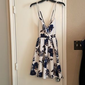 Formal -small white and blue floral mini dress w pockets